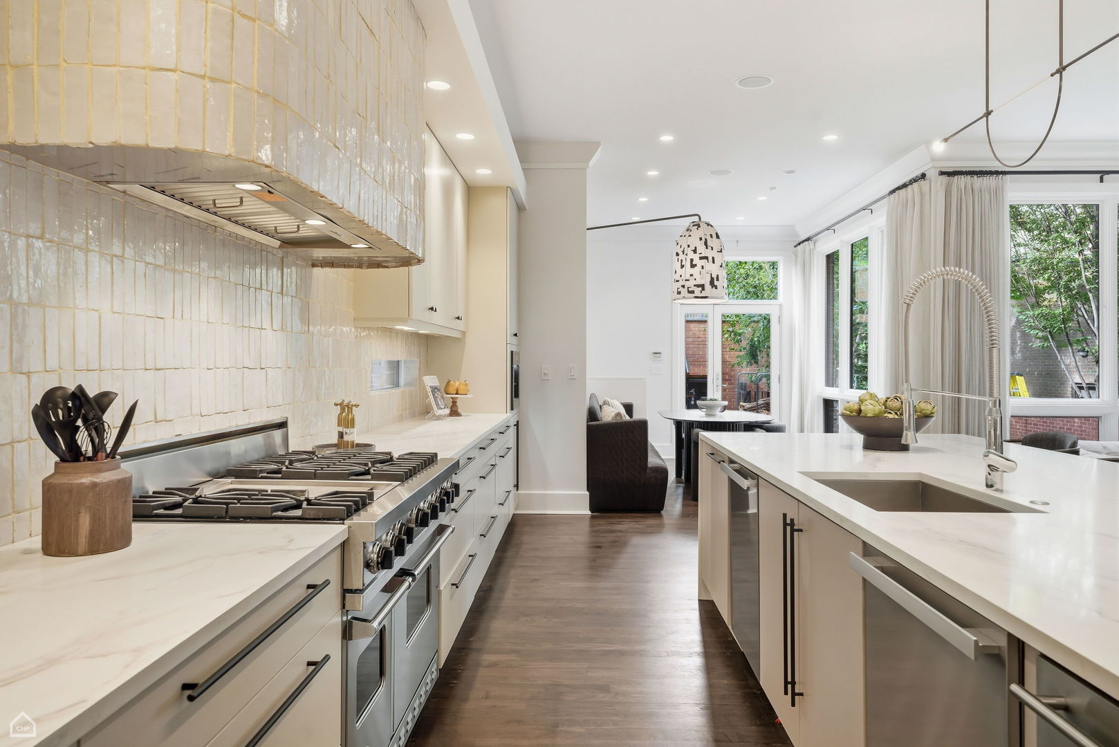 1838 N WOLCOTT Avenue