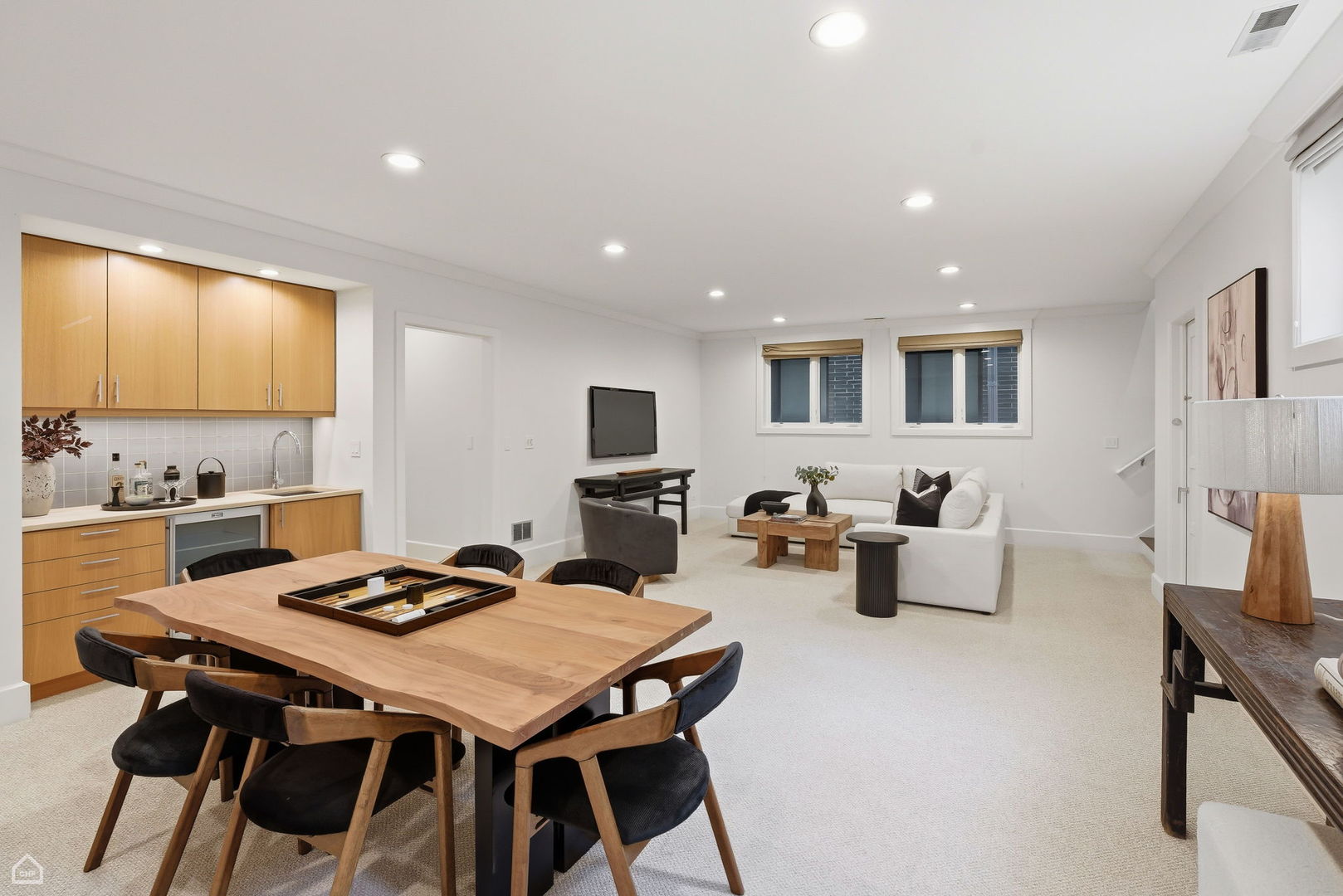 1838 N WOLCOTT Avenue