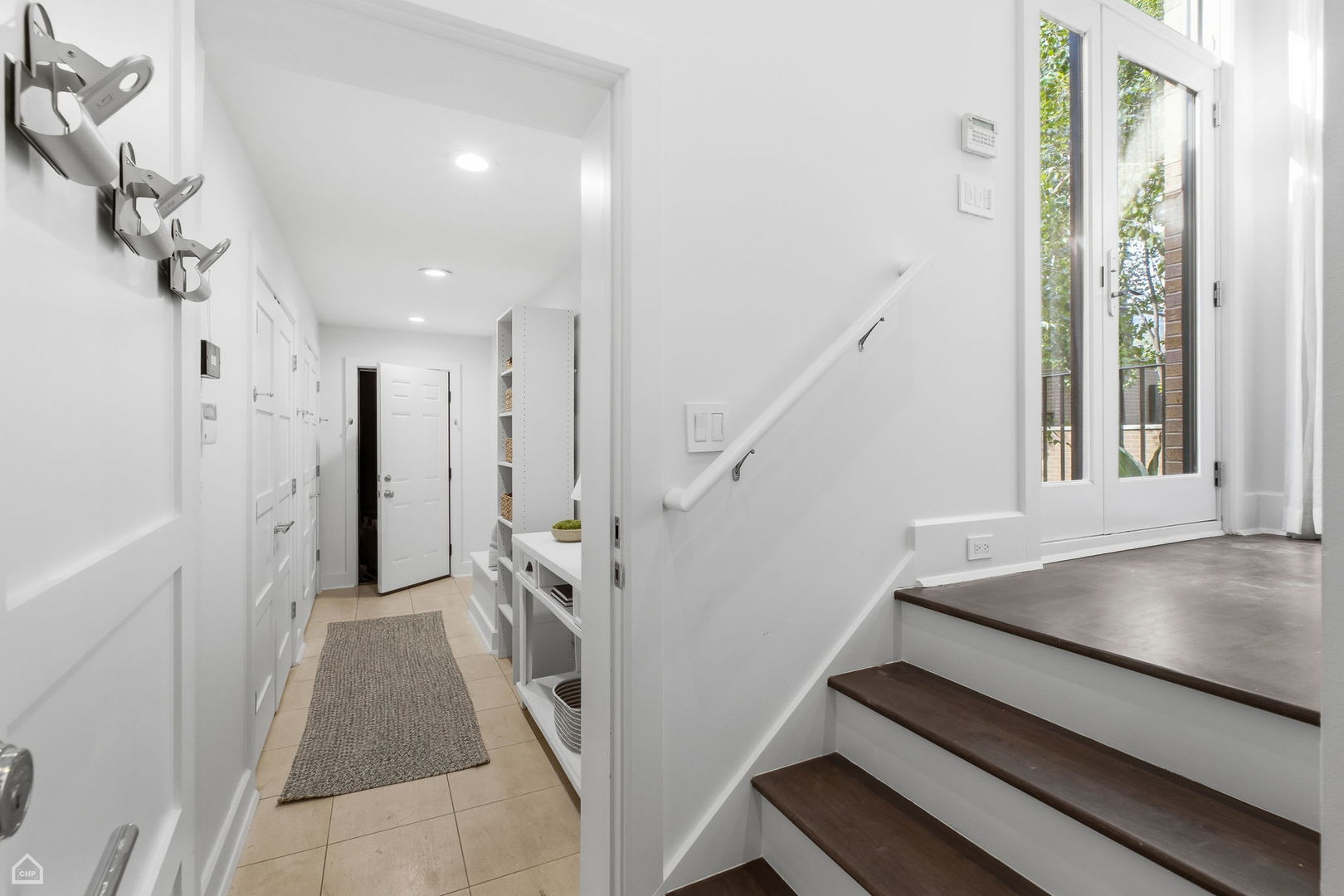 1838 N WOLCOTT Avenue