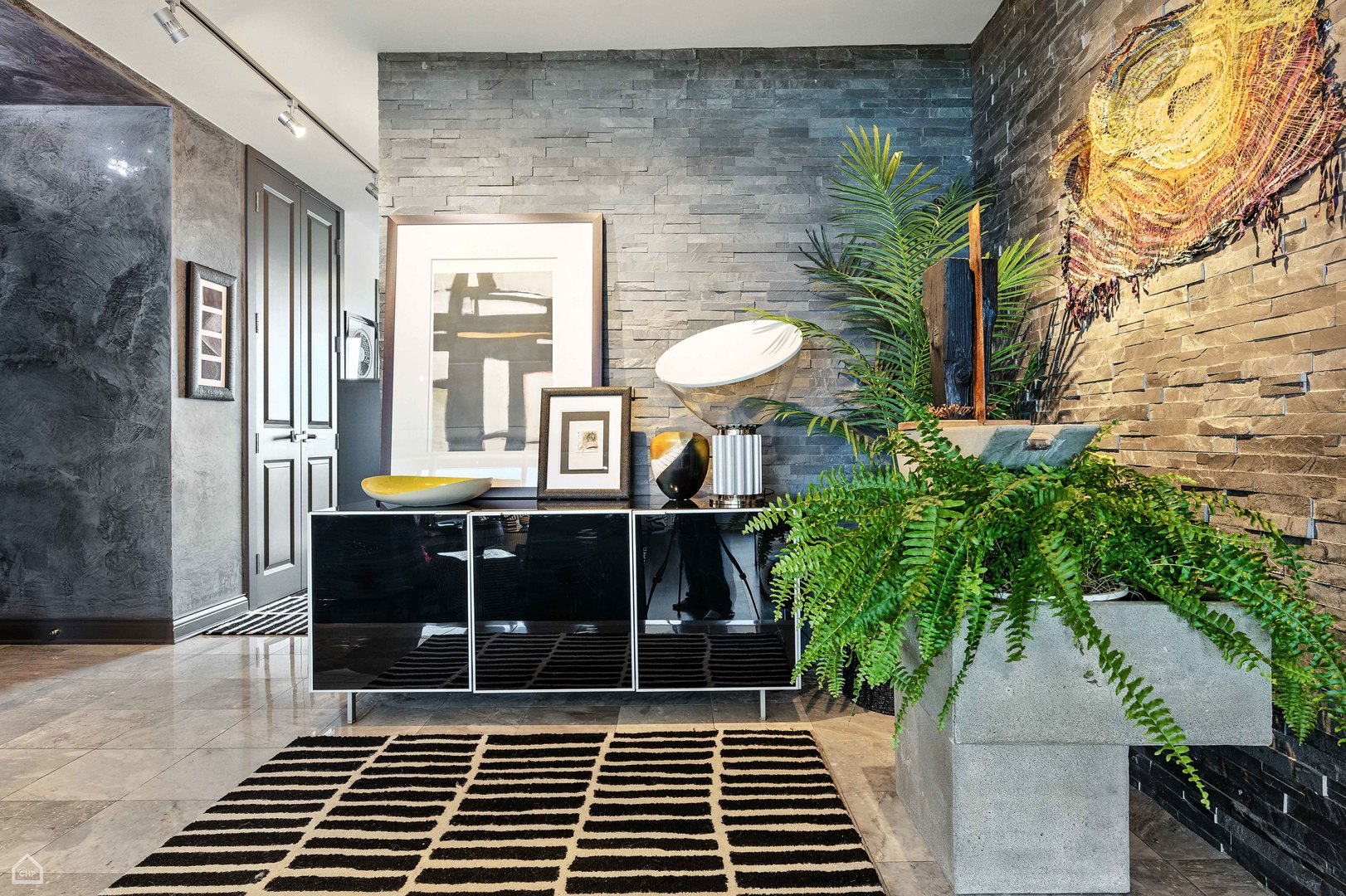 5733 N SHERIDAN Road Unit: 28D