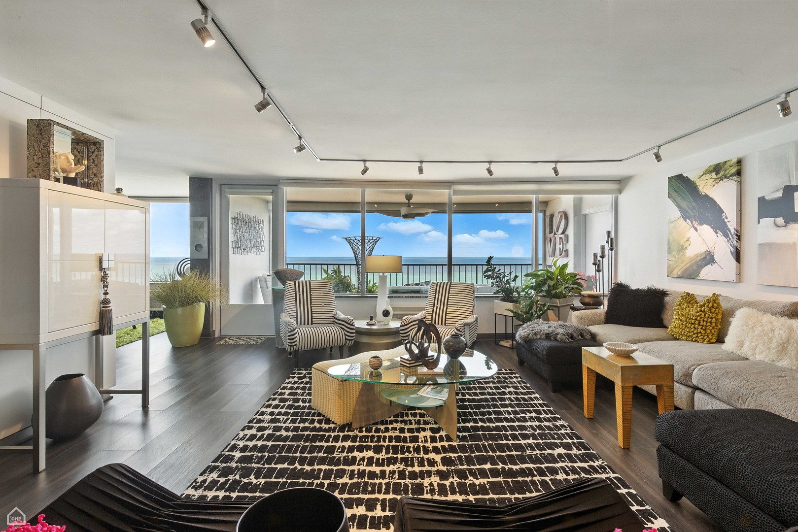 5733 N SHERIDAN Road Unit: 28D
