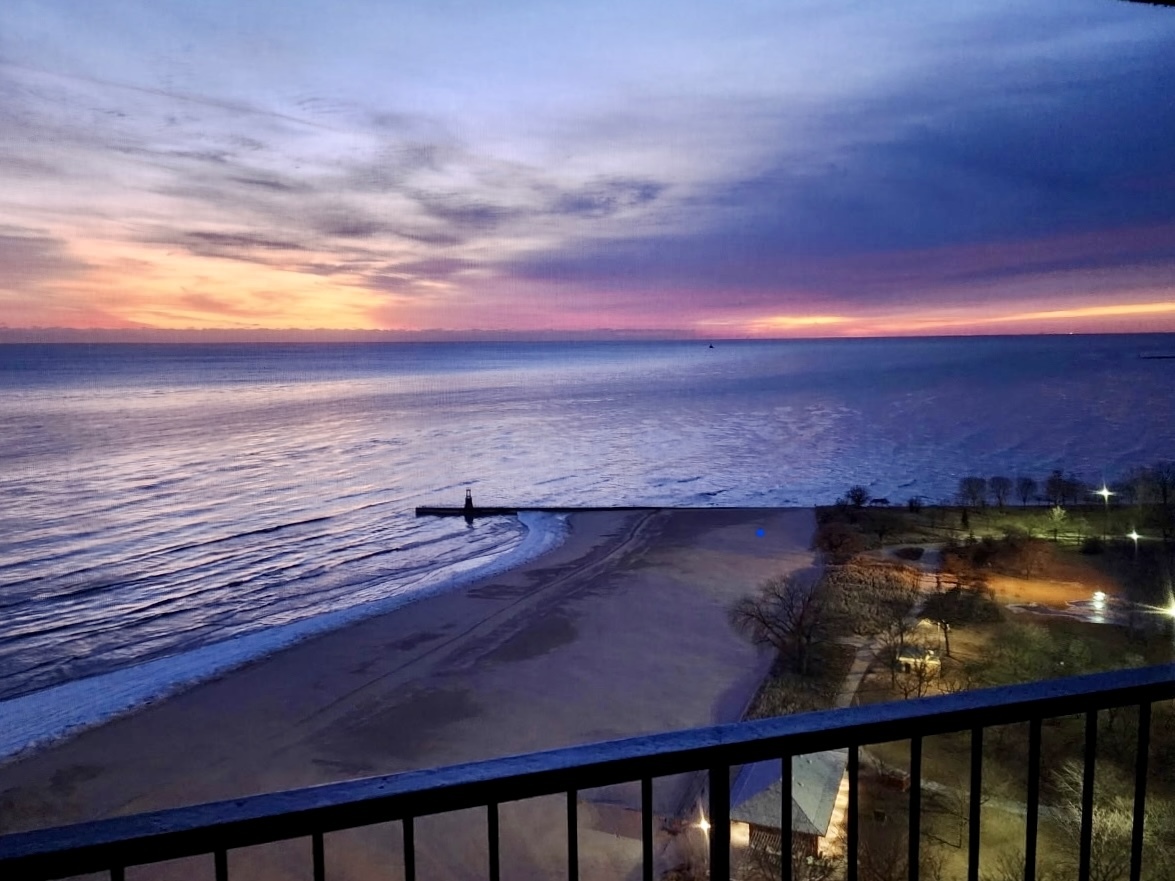 5733 N SHERIDAN Road Unit: 28D