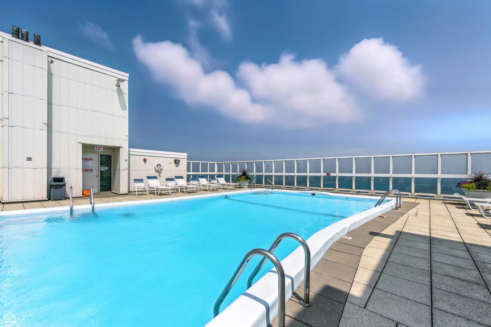5733 N SHERIDAN Road Unit: 28D