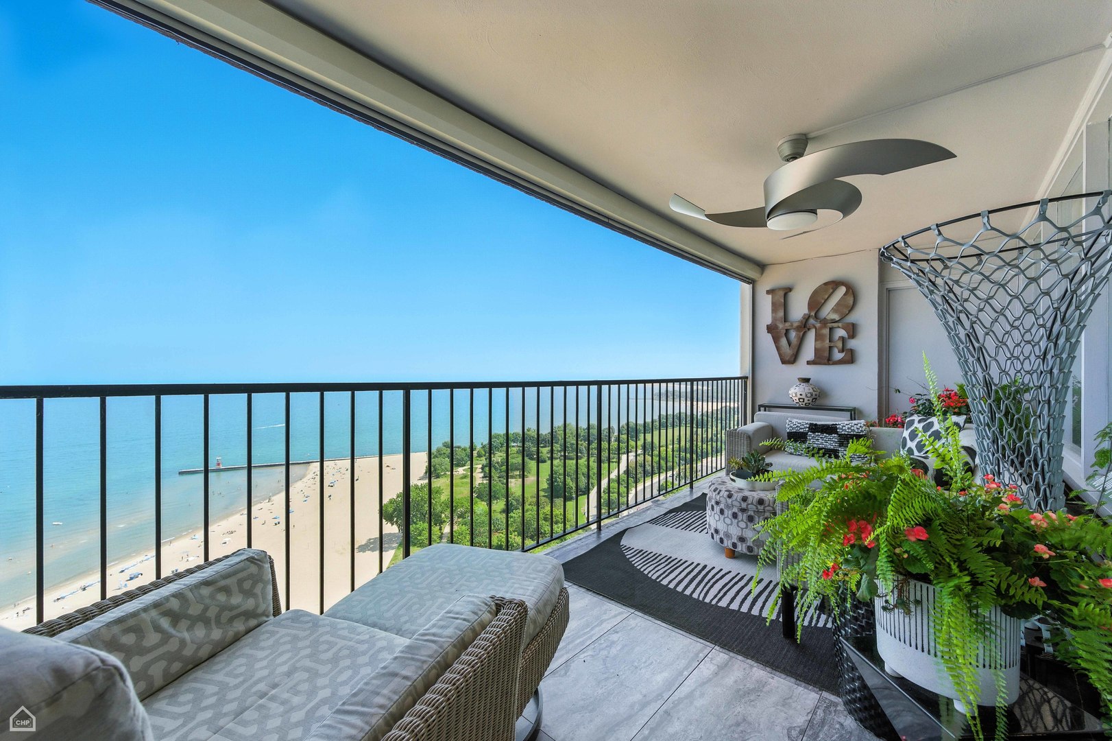 5733 N SHERIDAN Road Unit: 28D