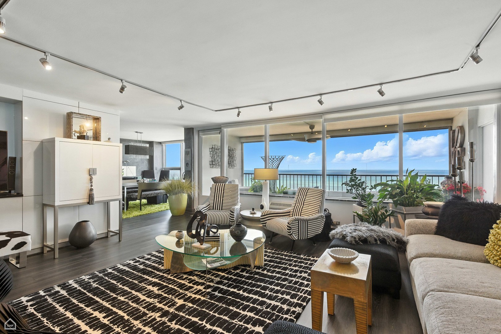 5733 N SHERIDAN Road Unit: 28D