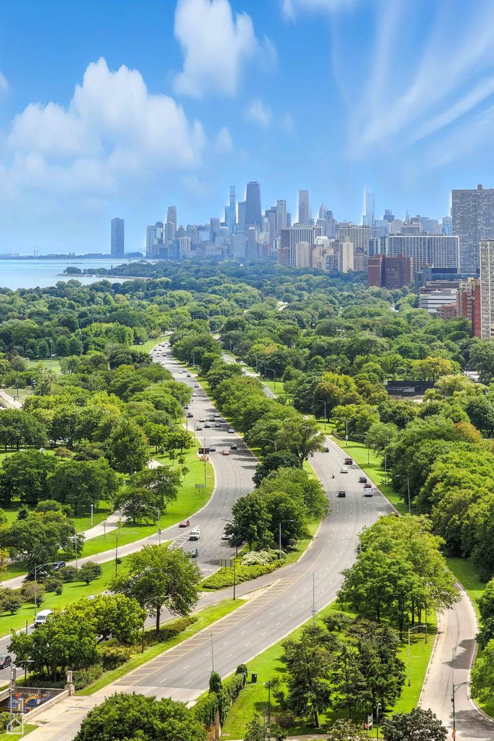 5733 N SHERIDAN Road Unit: 28D
