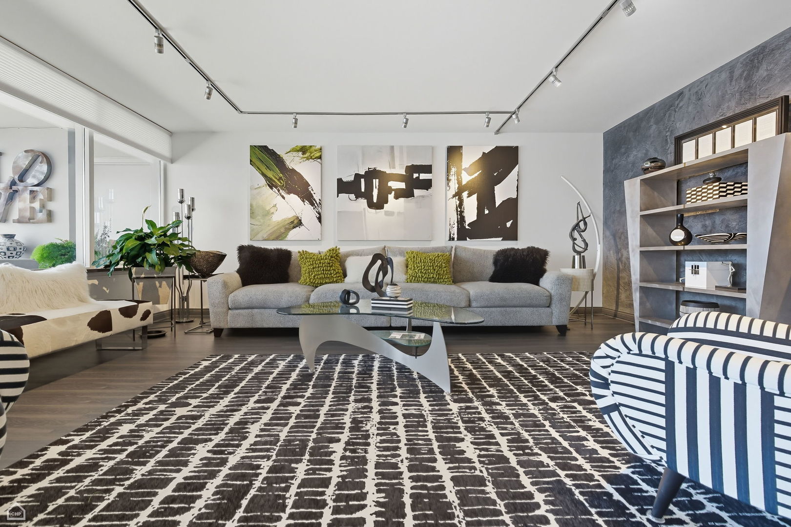 5733 N SHERIDAN Road Unit: 28D