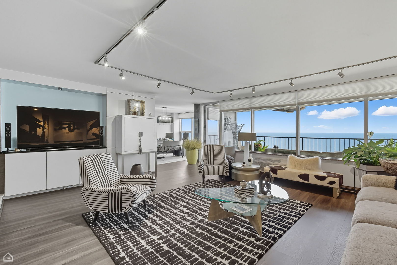 5733 N SHERIDAN Road Unit: 28D