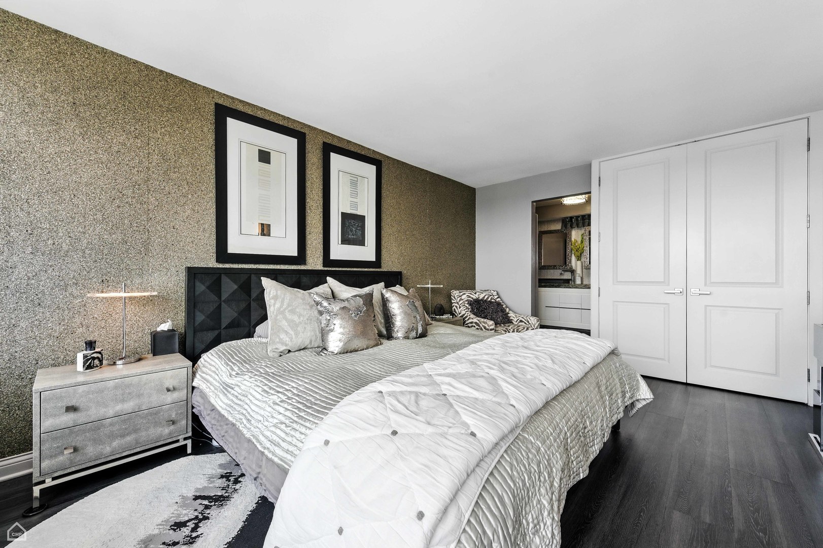 5733 N SHERIDAN Road Unit: 28D
