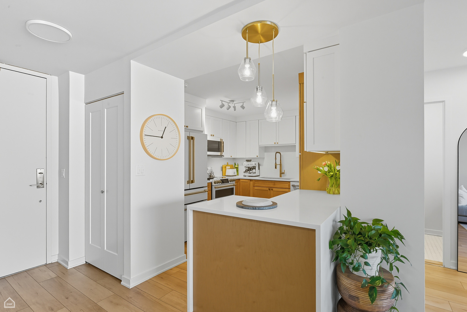 1450 N Astor Street Unit: 7B