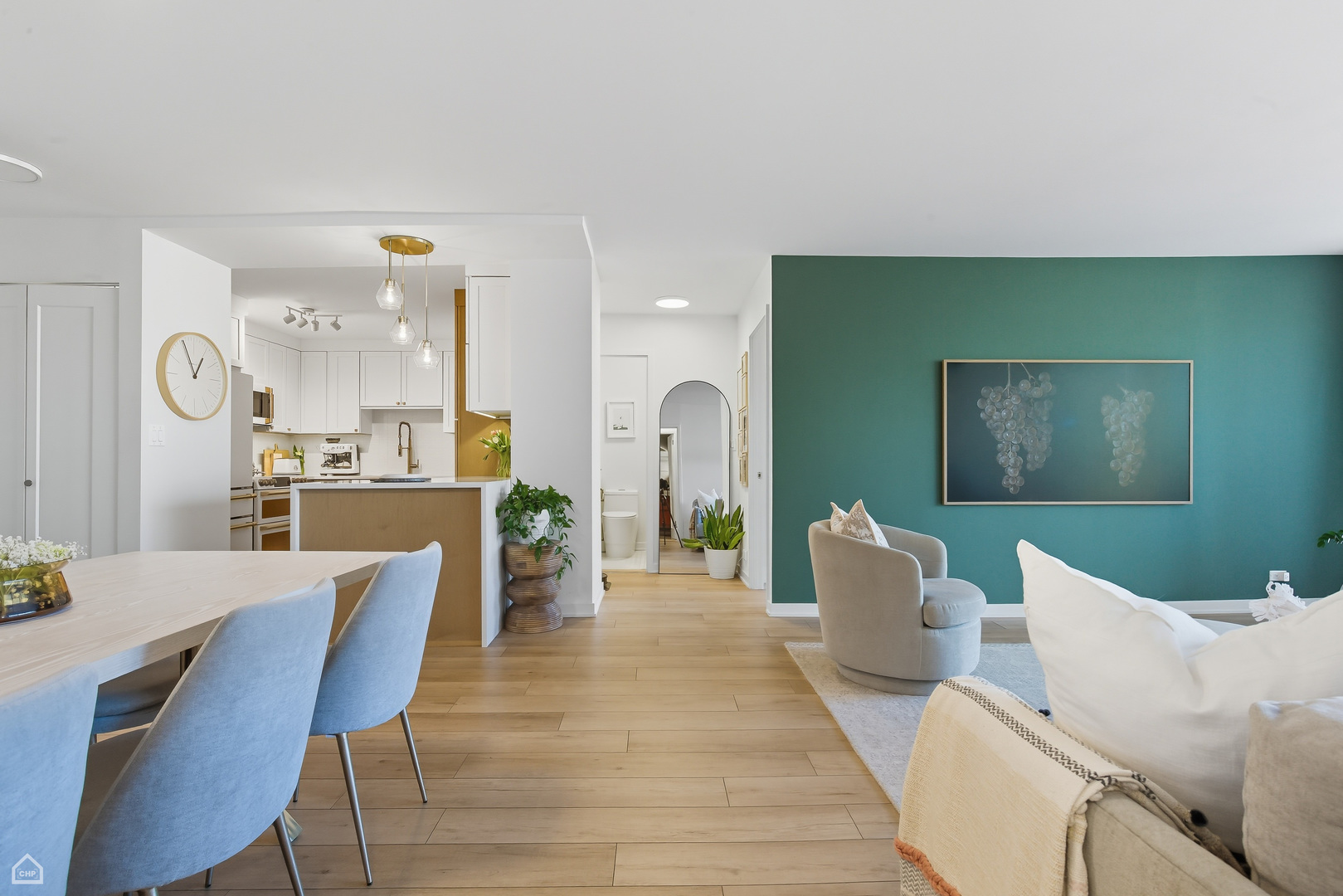 1450 N Astor Street Unit: 7B