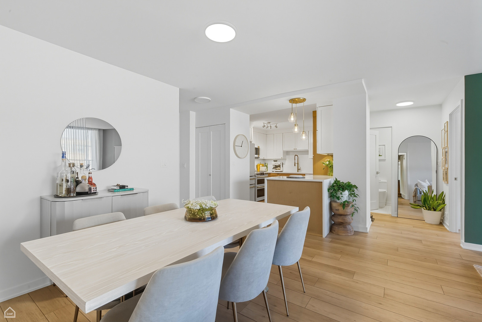 1450 N Astor Street Unit: 7B