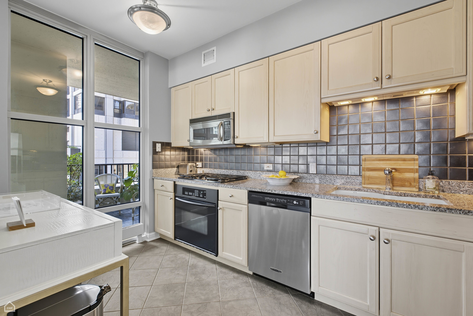 25 E Superior Street Unit: 904