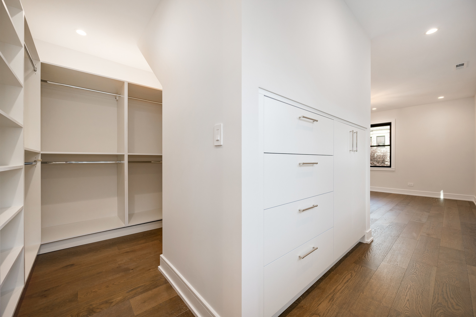 2512 N Kimball Avenue