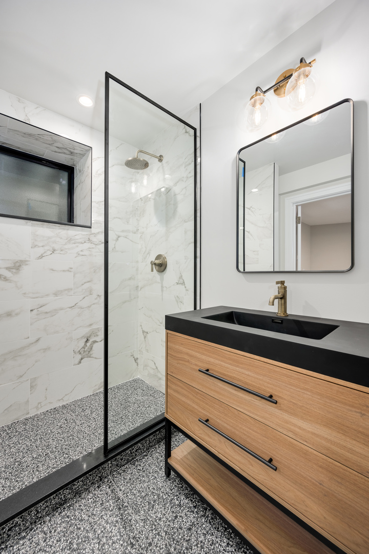 2512 N Kimball Avenue