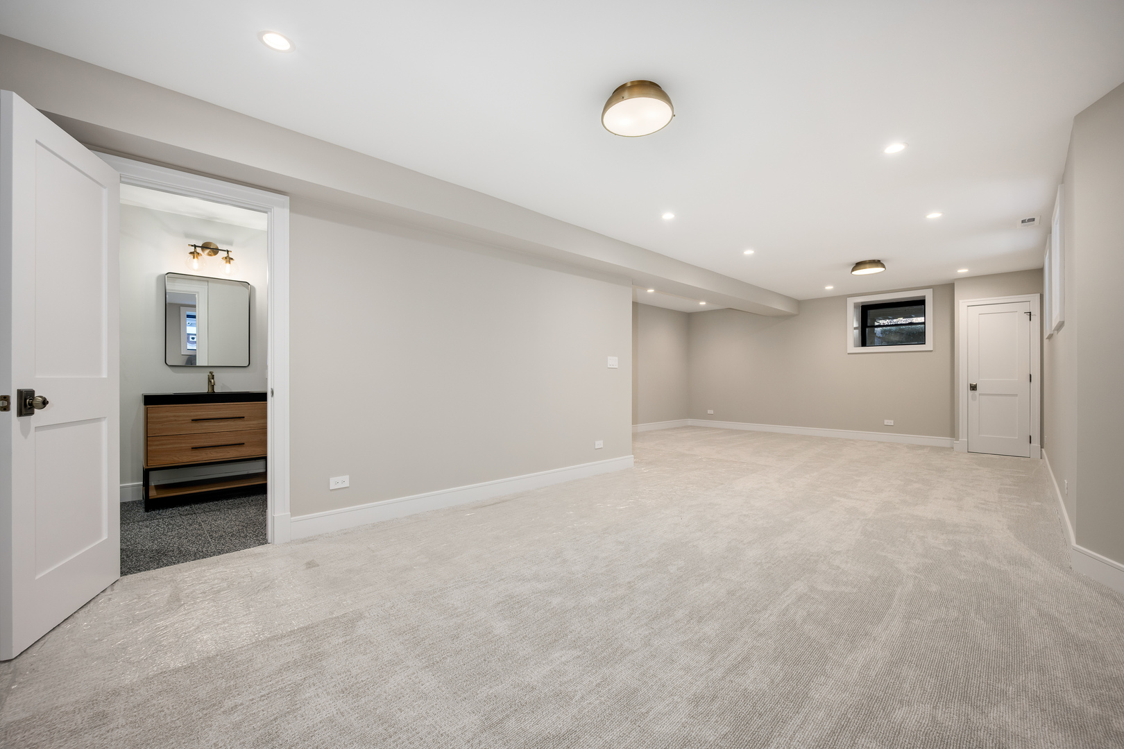 2512 N Kimball Avenue