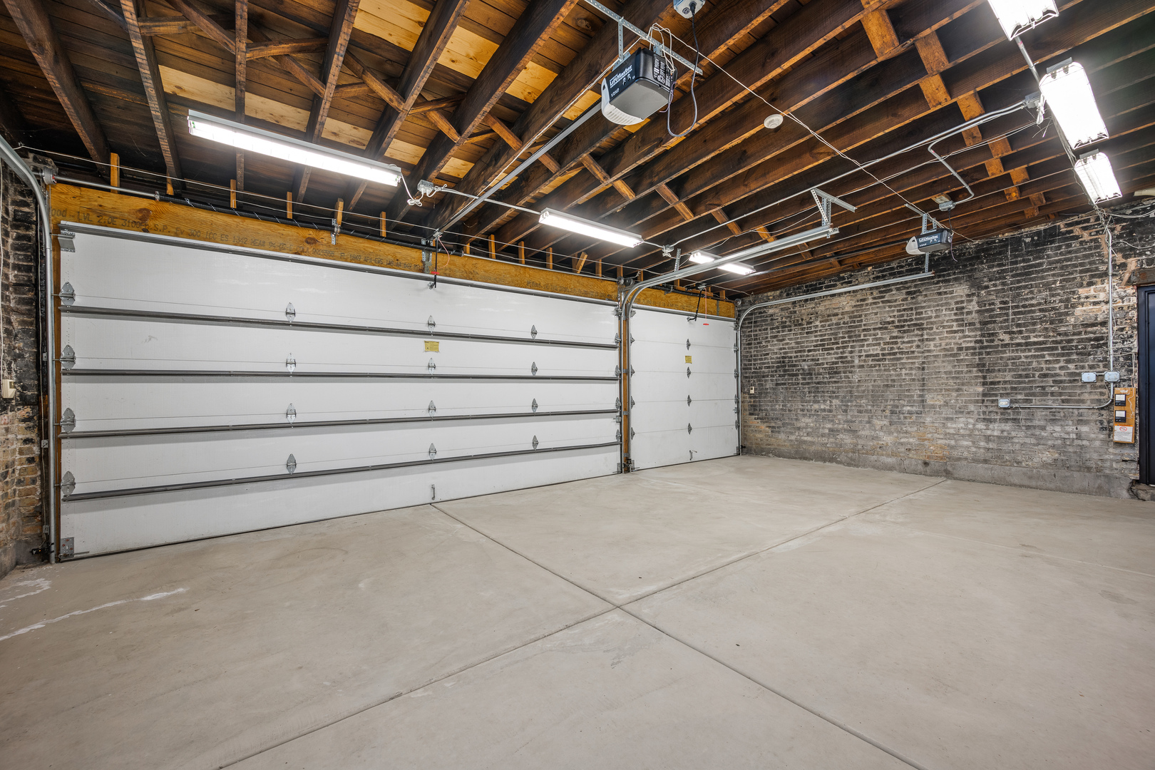 2512 N Kimball Avenue