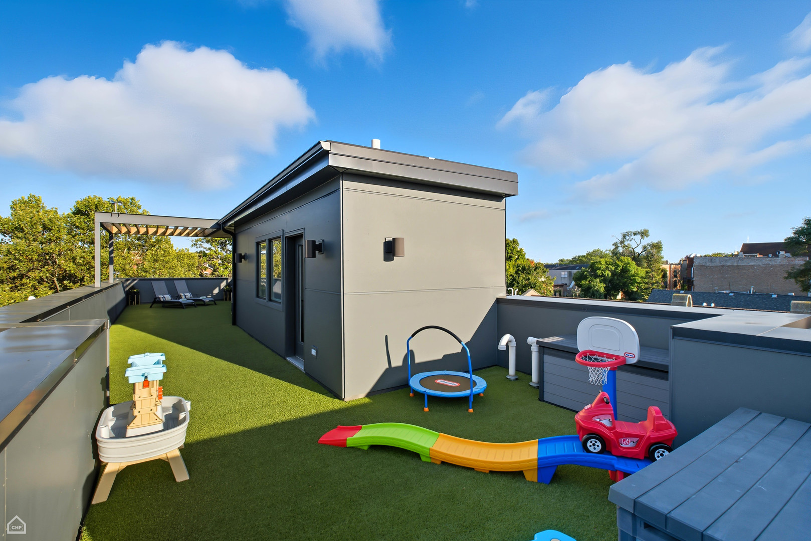 1534 N Maplewood Avenue