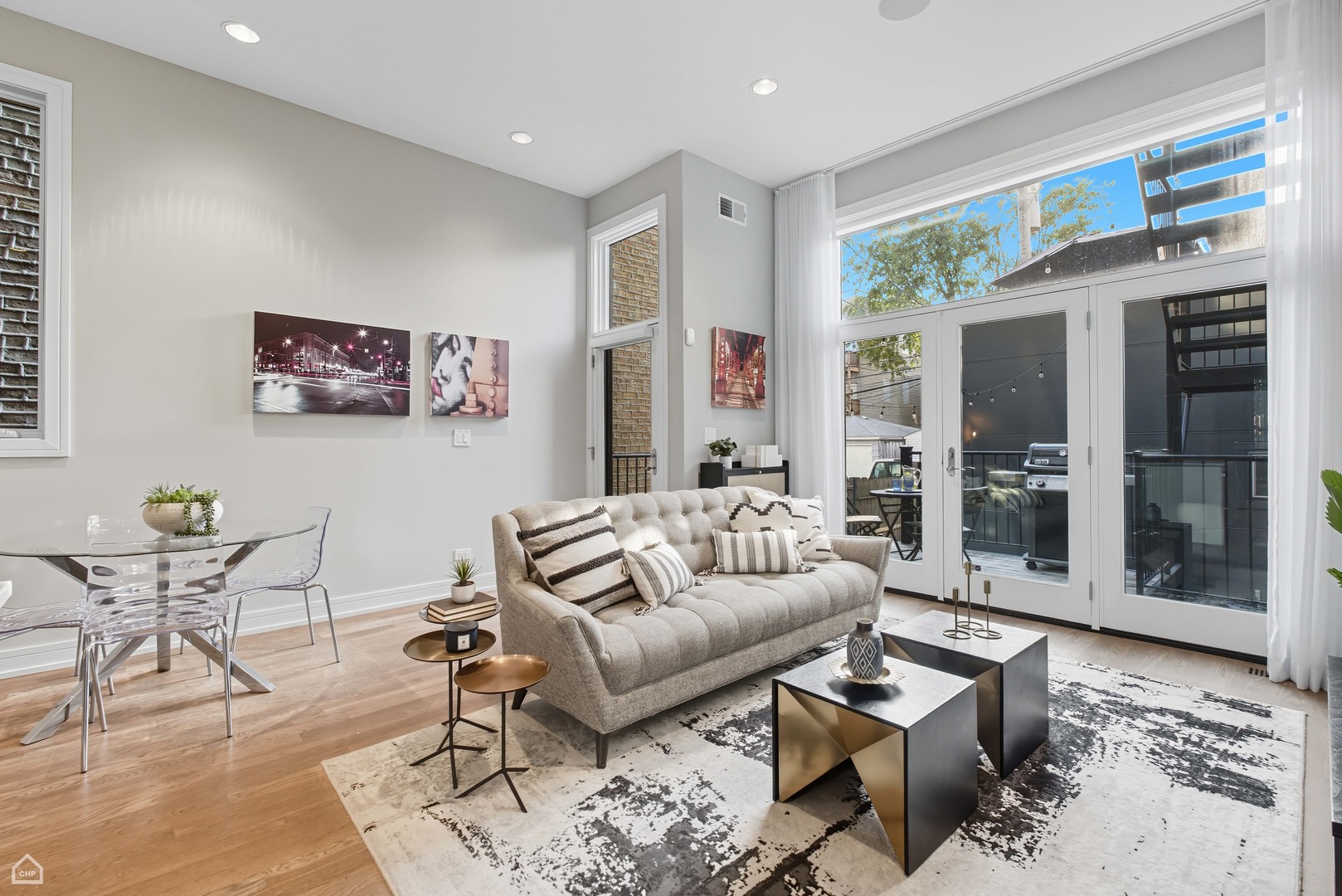 1534 N Maplewood Avenue