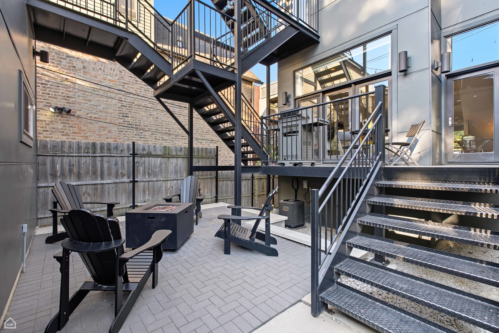 1534 N Maplewood Avenue