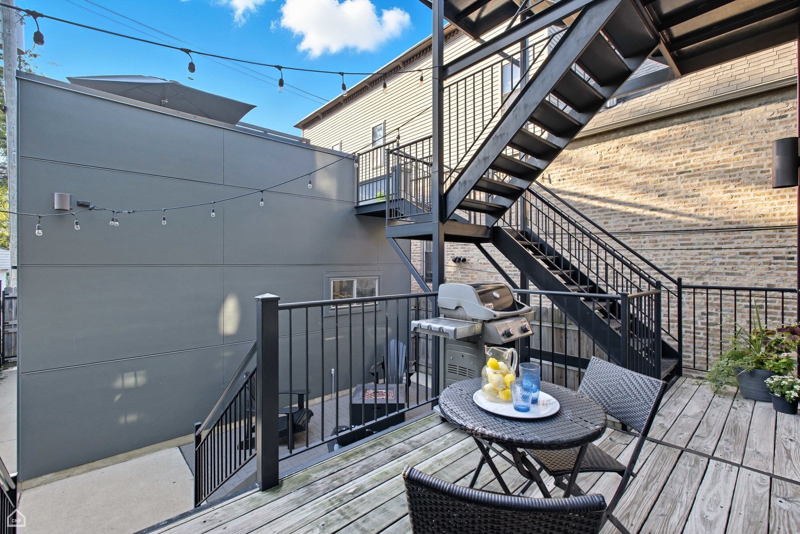 1534 N Maplewood Avenue