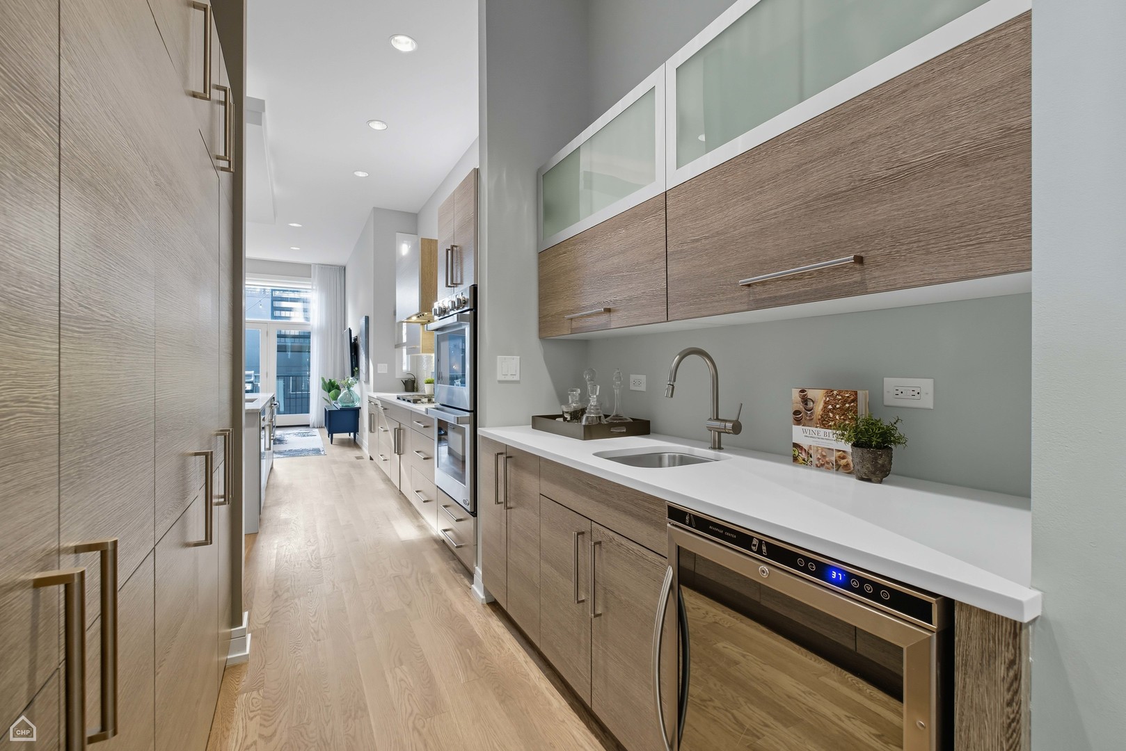 1534 N Maplewood Avenue