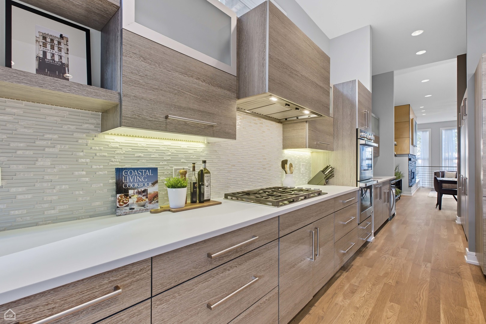 1534 N Maplewood Avenue