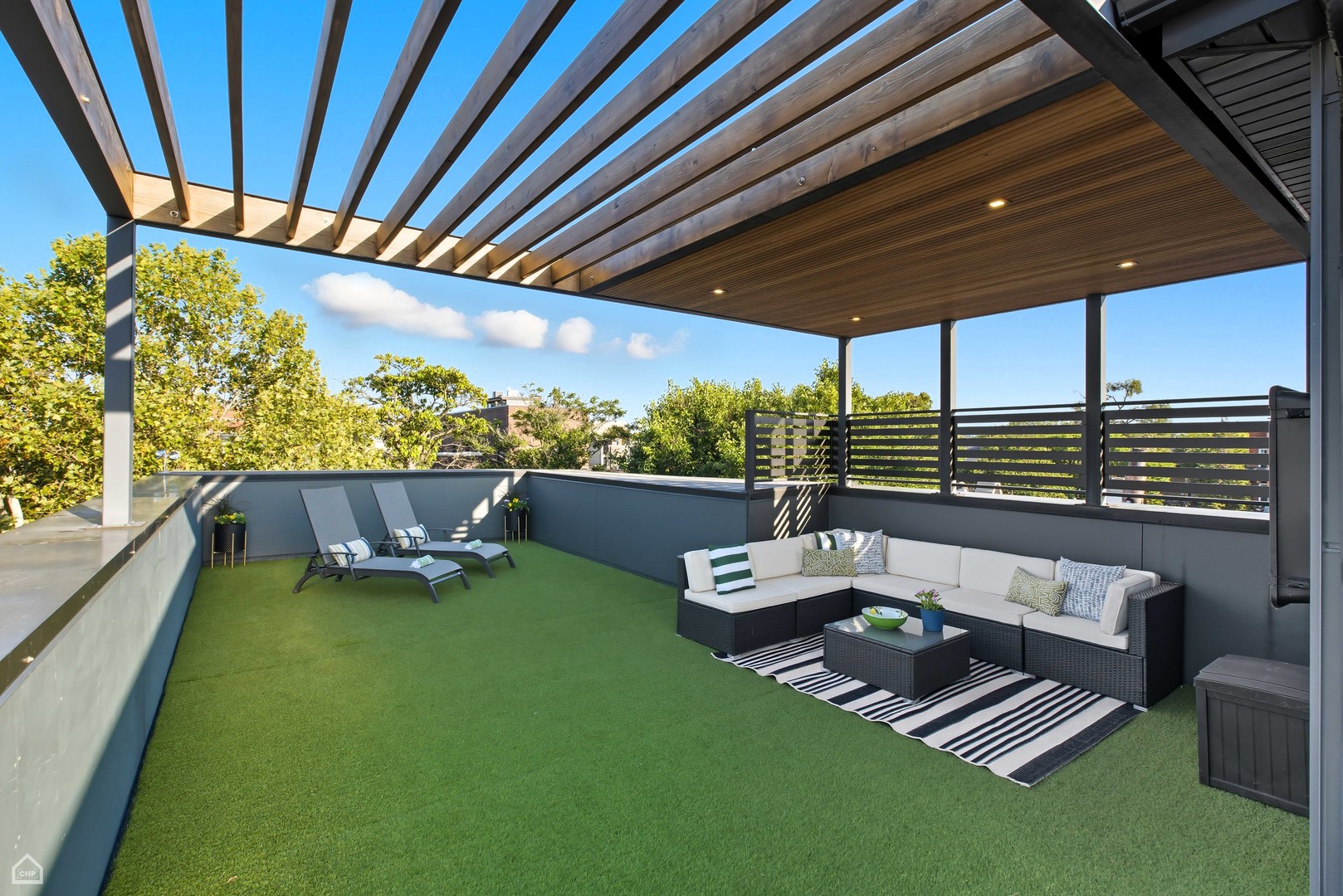 1534 N Maplewood Avenue