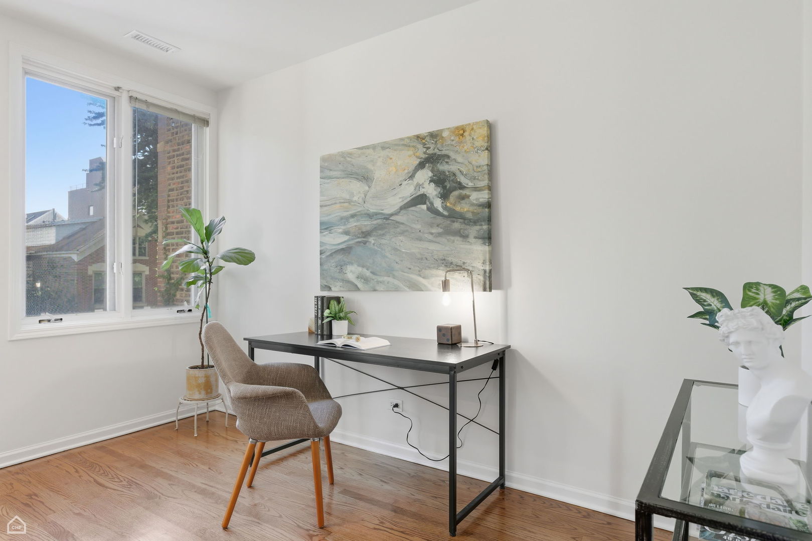 830 N HERMITAGE Avenue Unit: 2