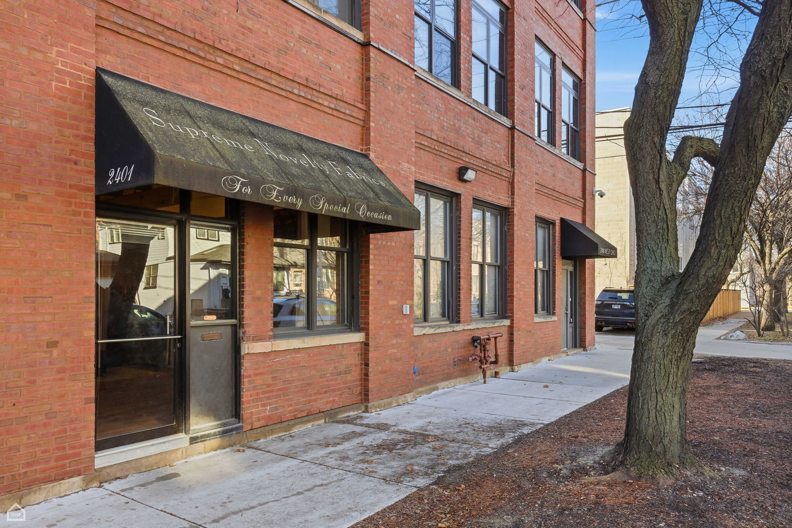 2401 W Ohio Street Unit: NW