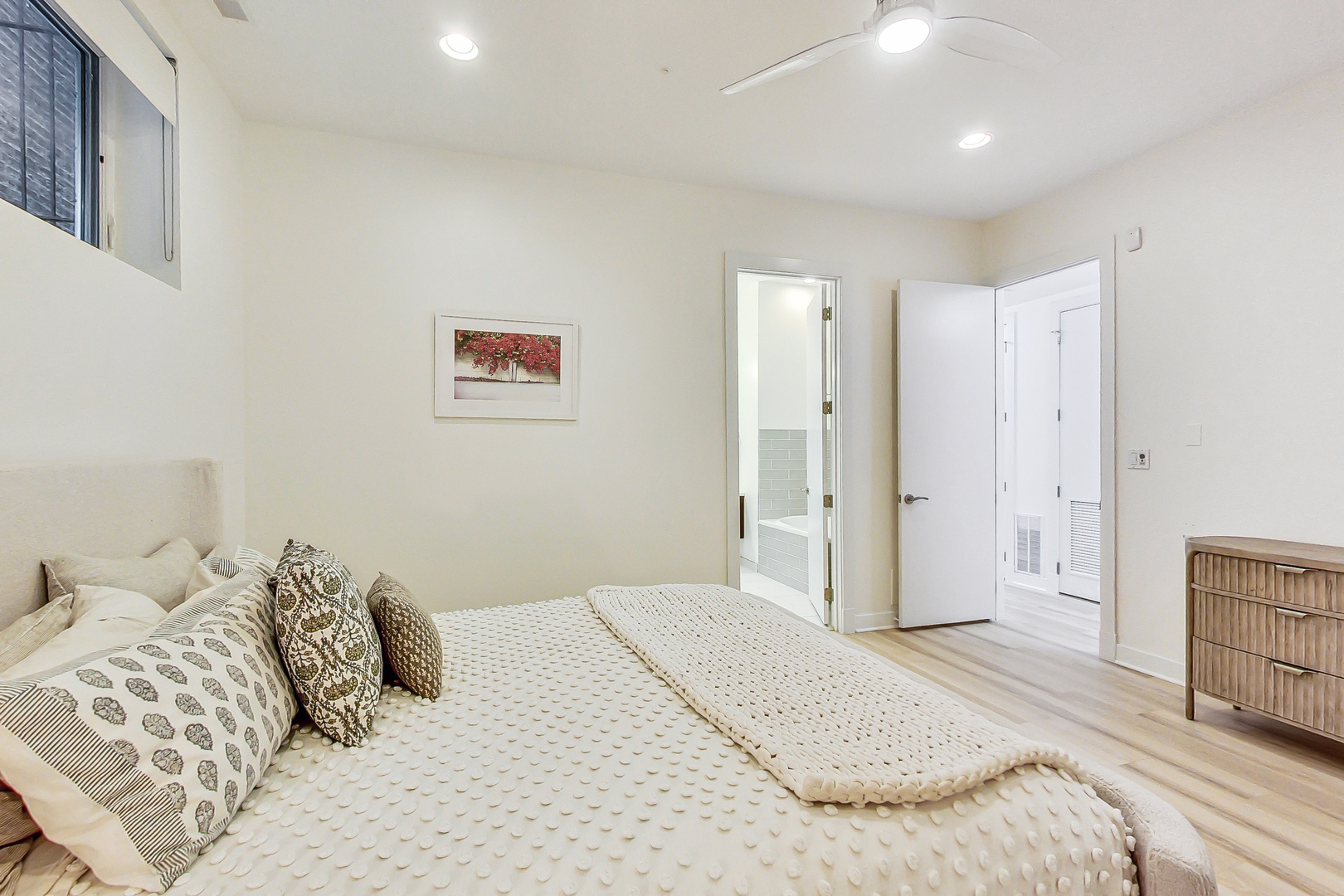 1046 N Damen Avenue Unit: 1N