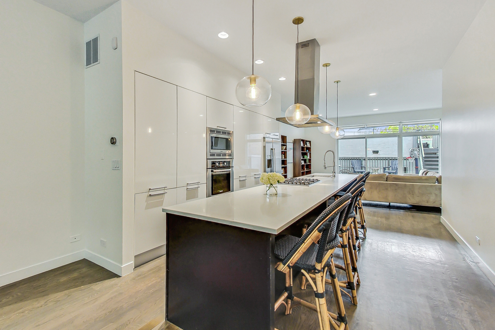 1046 N Damen Avenue Unit: 1N