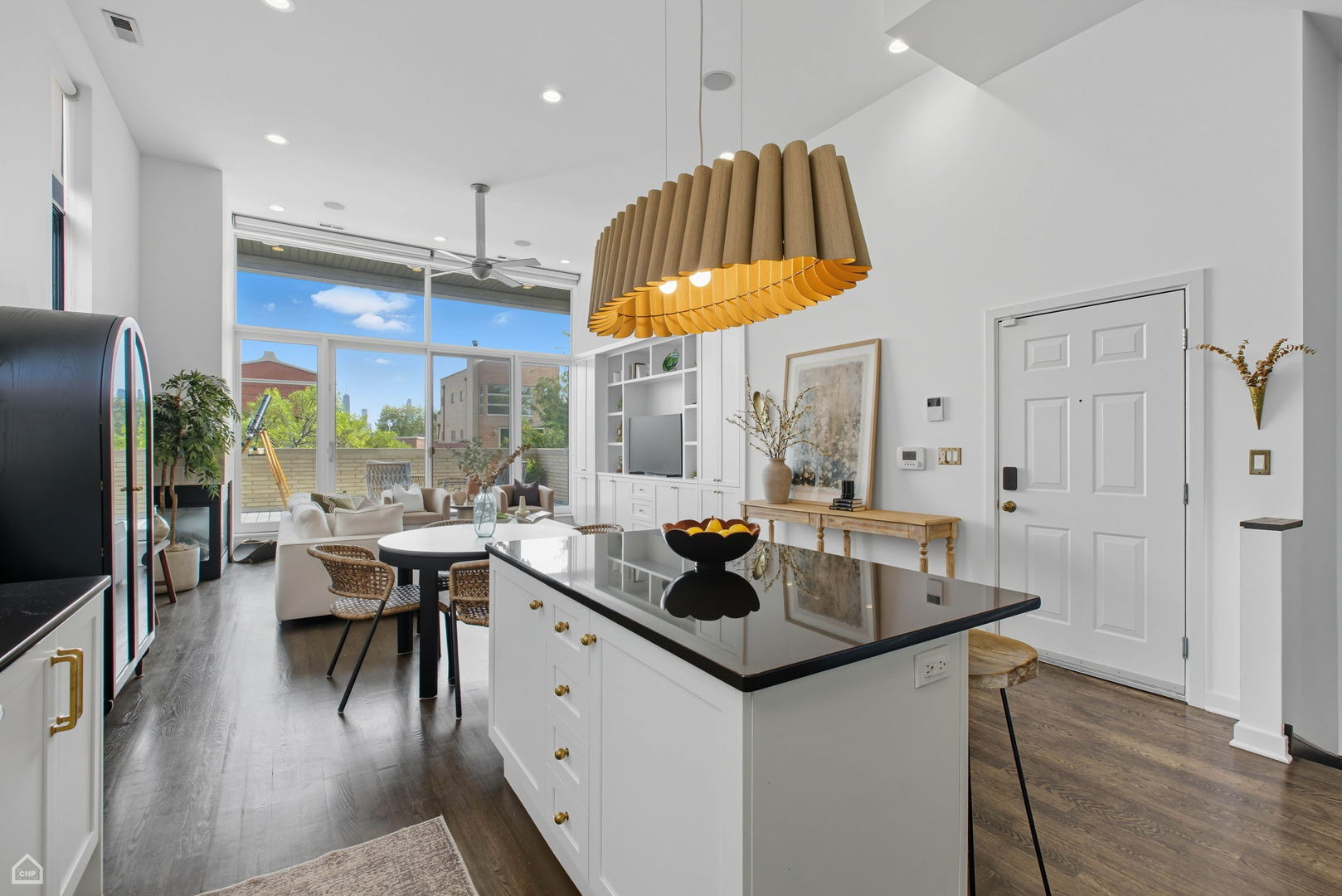 1056 N WOLCOTT Avenue Unit: 3N