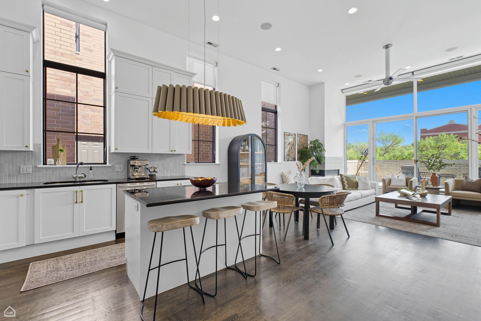 1056 N WOLCOTT Avenue Unit: 3N