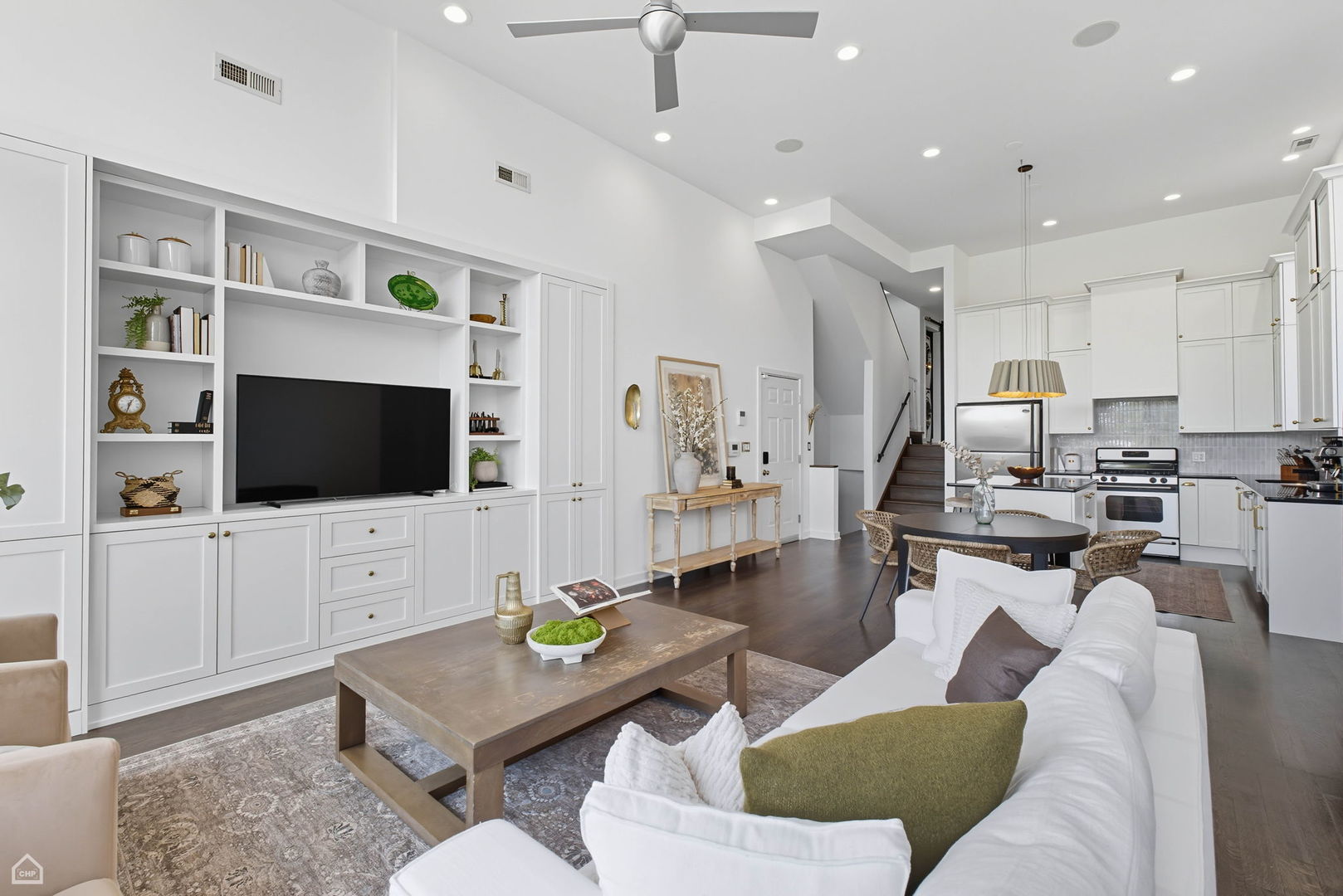 1056 N WOLCOTT Avenue Unit: 3N