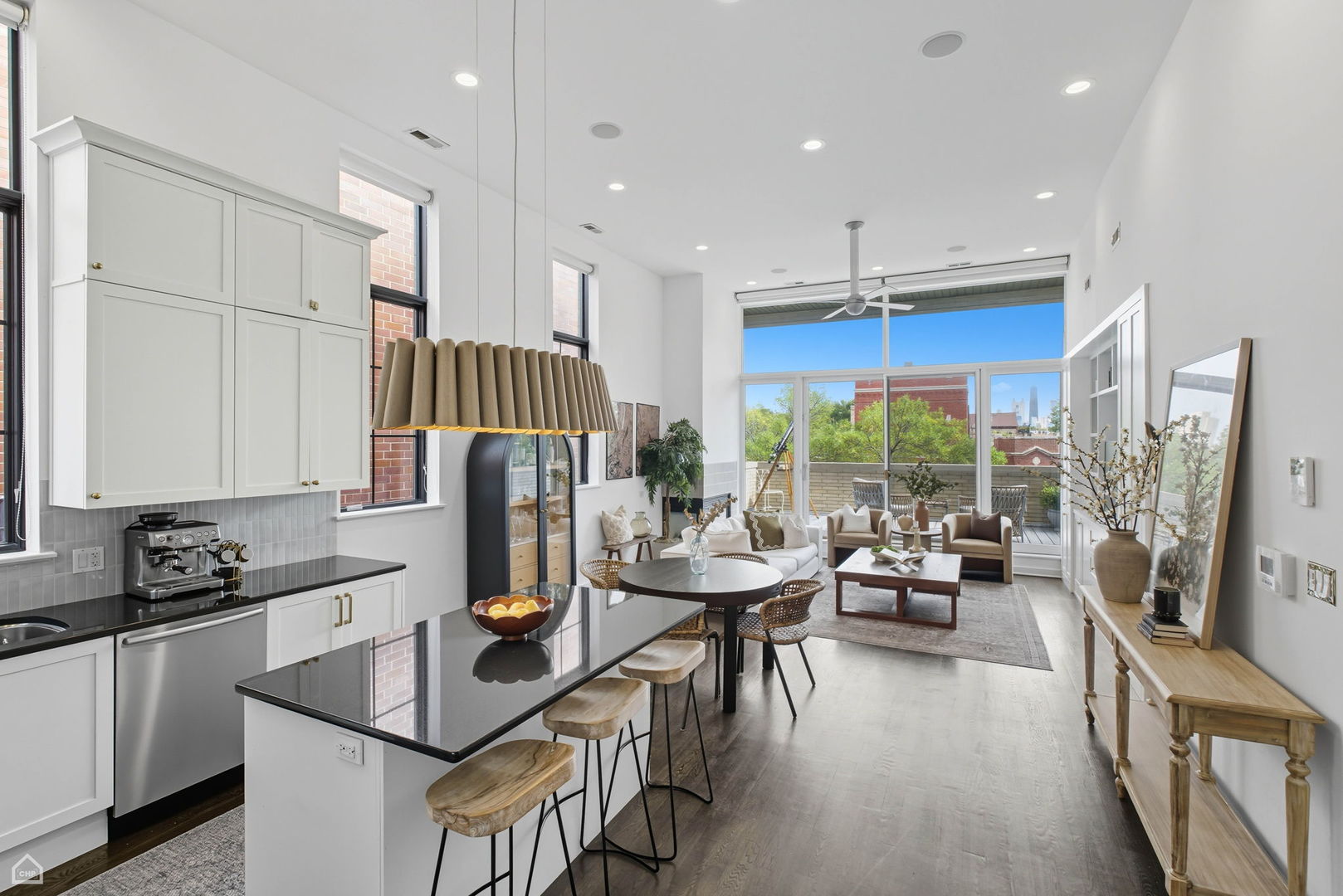 1056 N WOLCOTT Avenue Unit: 3N