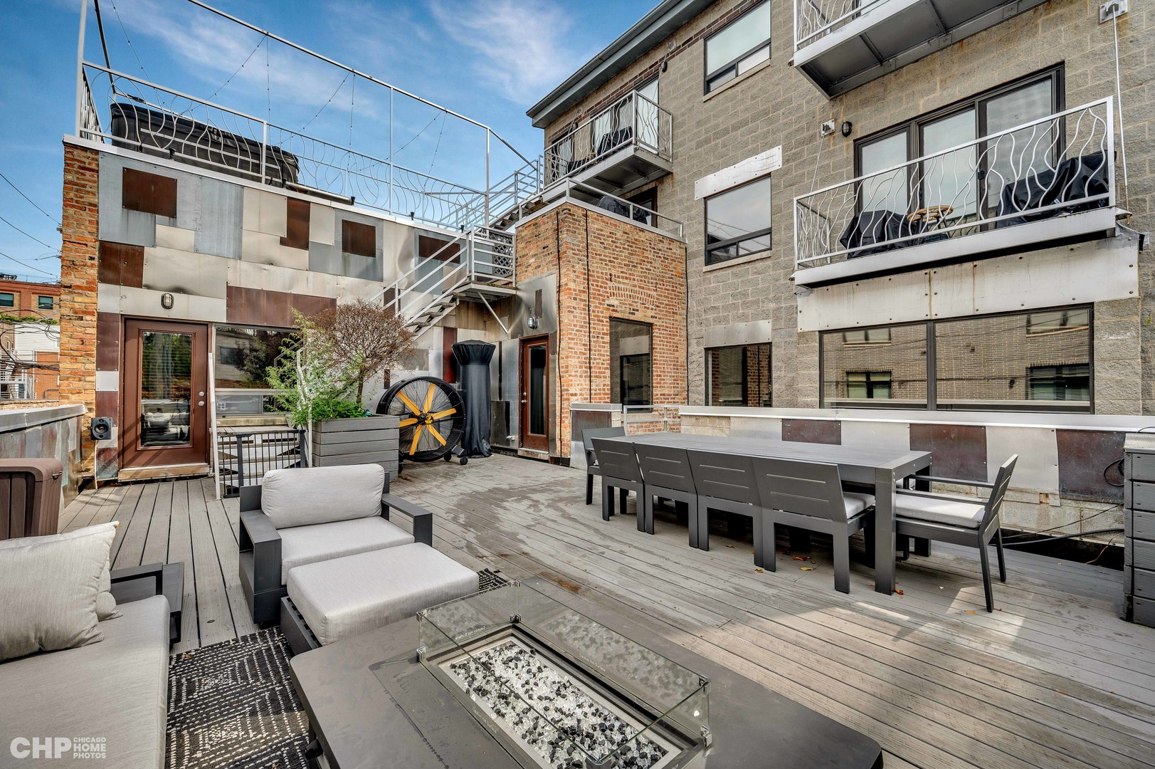 1424 W Grand Avenue Unit: 5