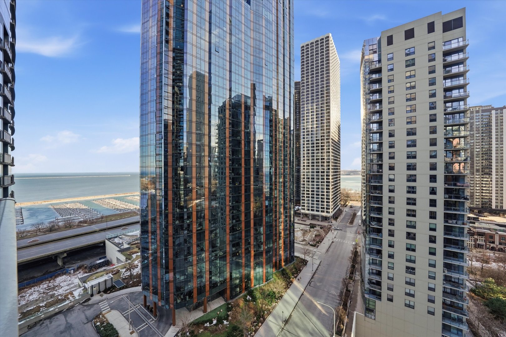420 E Waterside Drive Unit: 1401