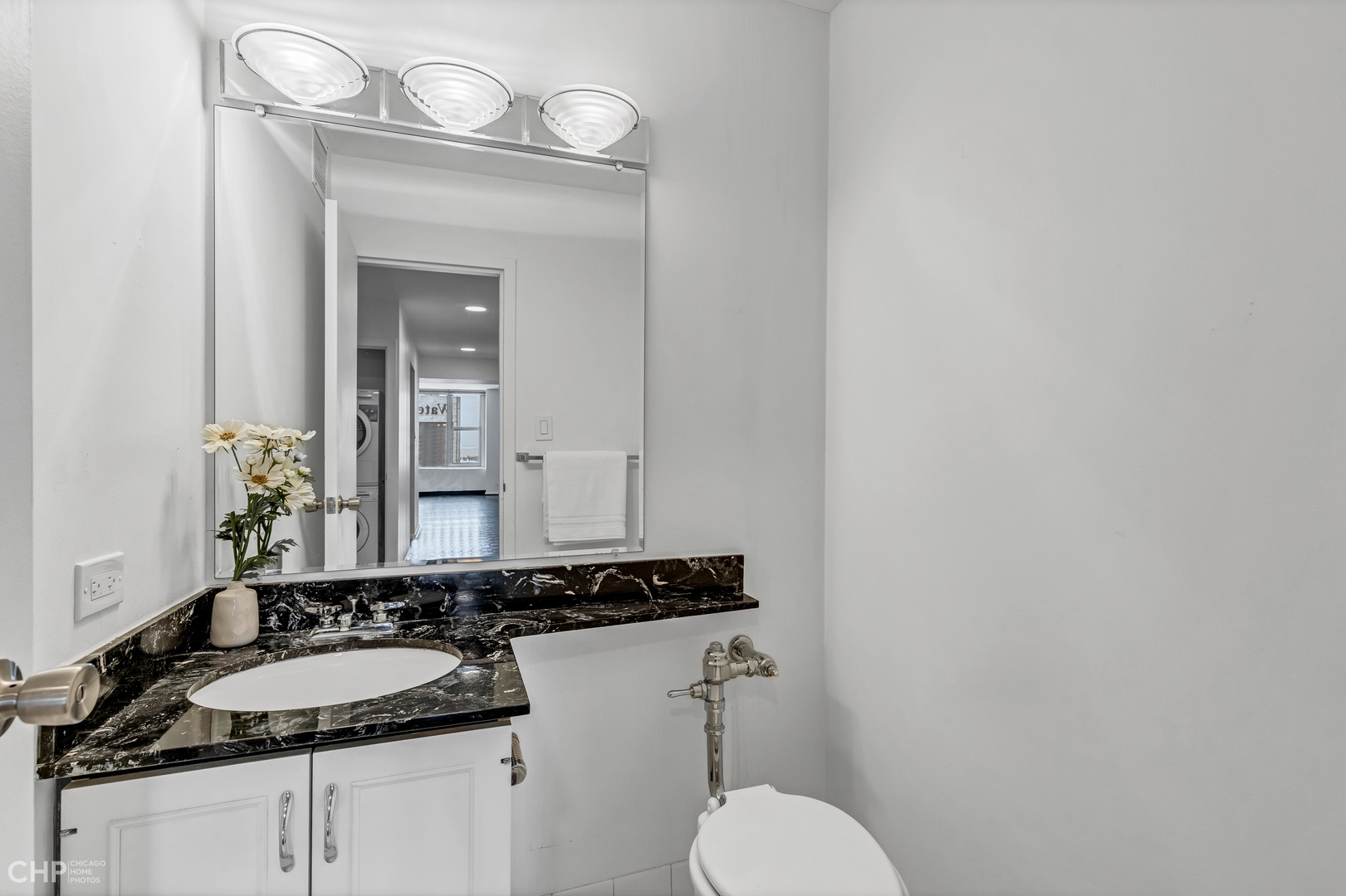 777 N Michigan Avenue Unit: 1700