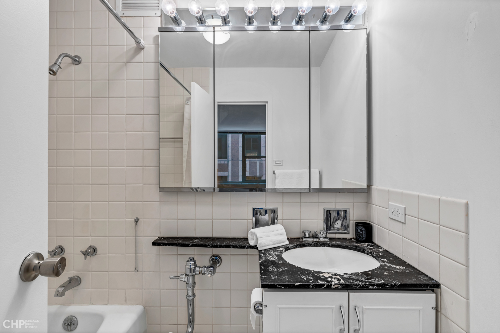 777 N Michigan Avenue Unit: 1700