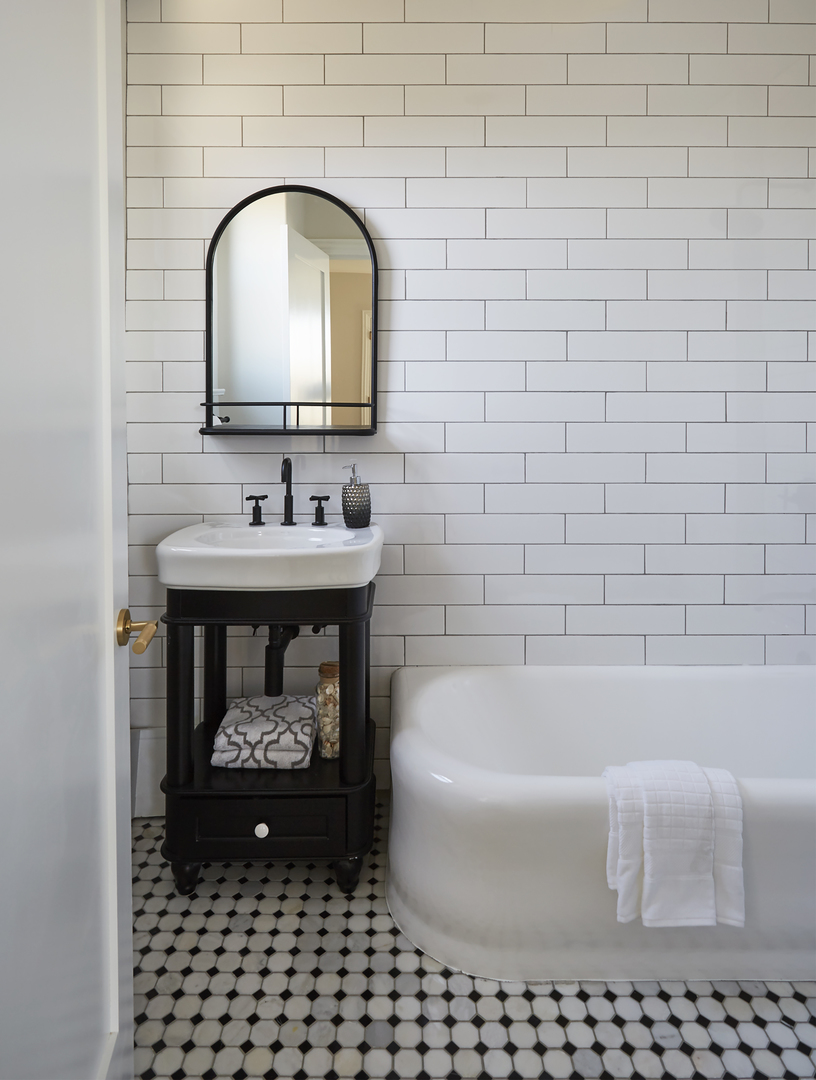 3730 N Lake Shore Drive Unit: 5B