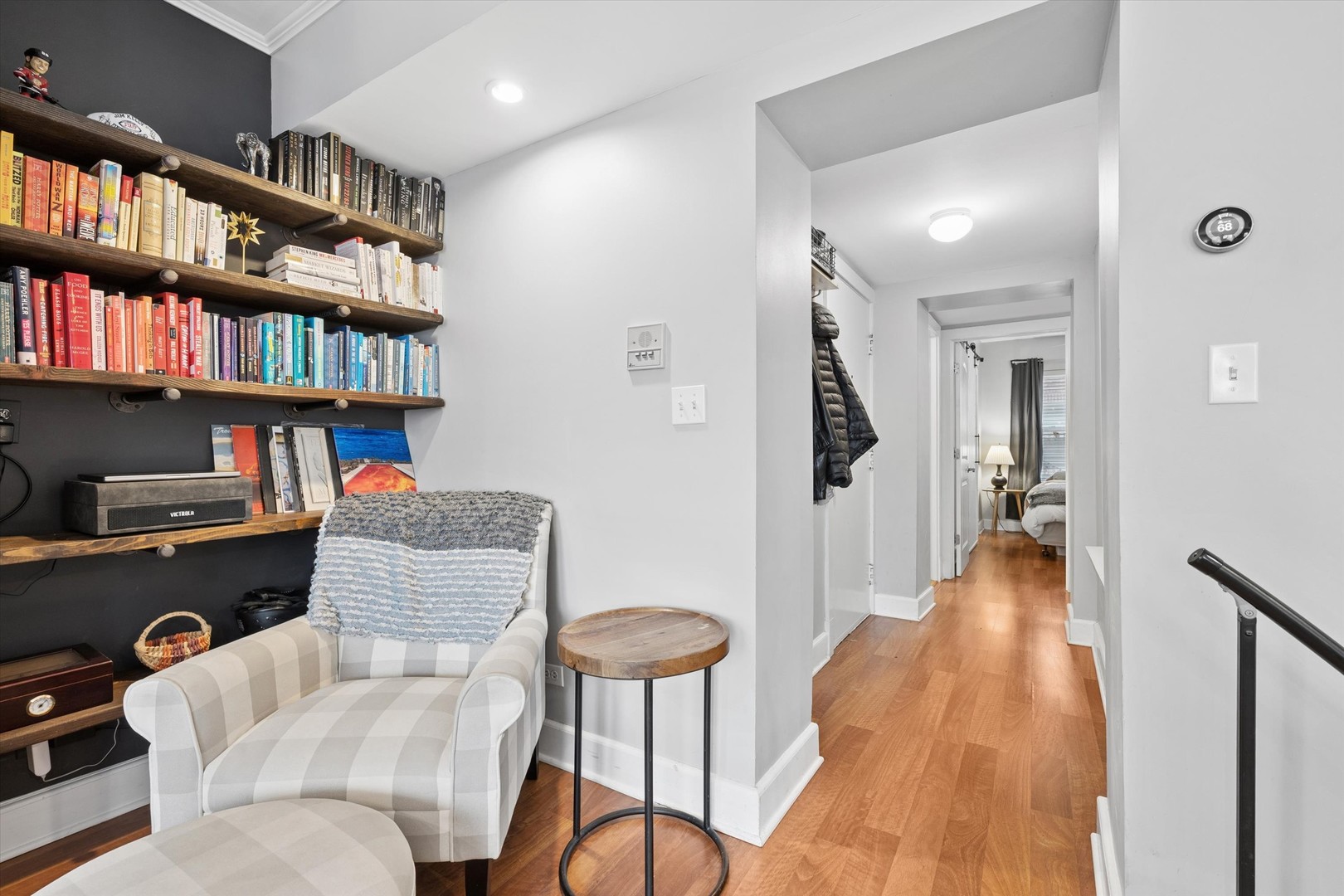 3456 N JANSSEN Avenue Unit: G1