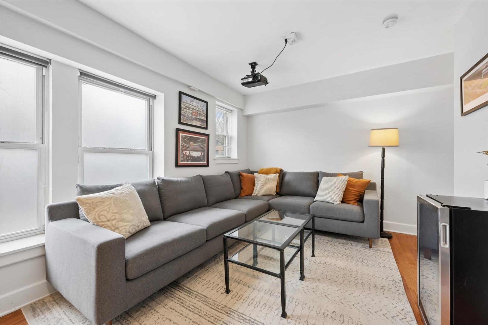 3456 N JANSSEN Avenue Unit: G1