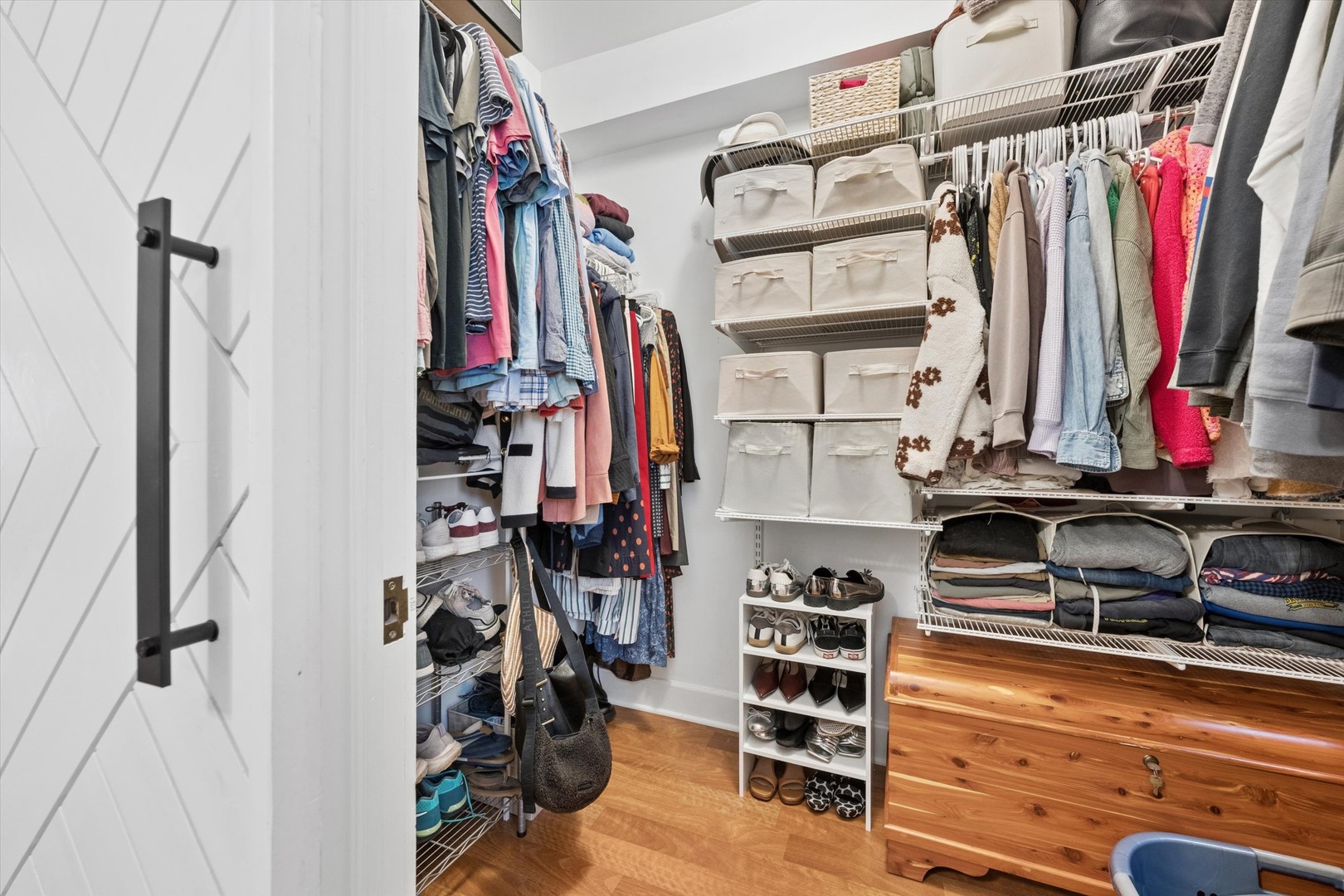 3456 N JANSSEN Avenue Unit: G1