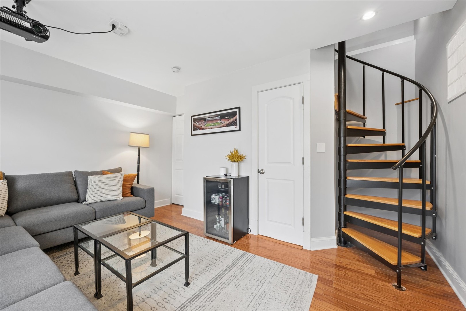 3456 N JANSSEN Avenue Unit: G1