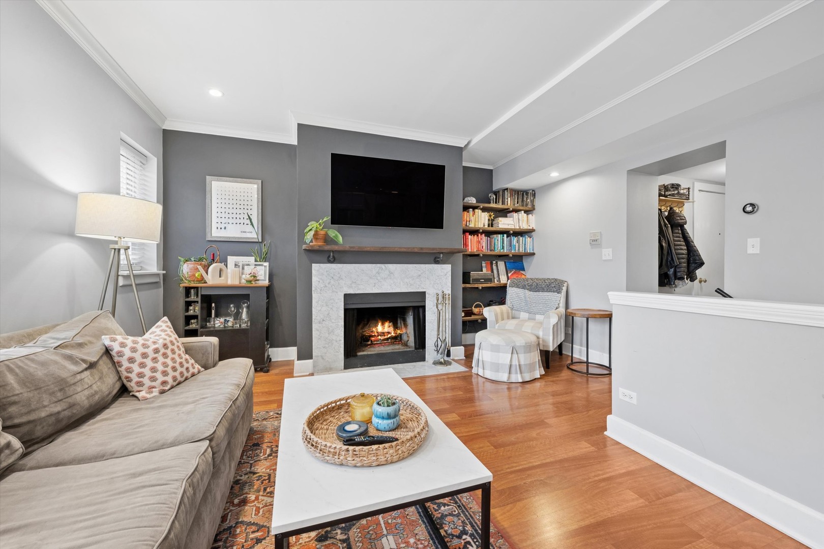 3456 N JANSSEN Avenue Unit: G1