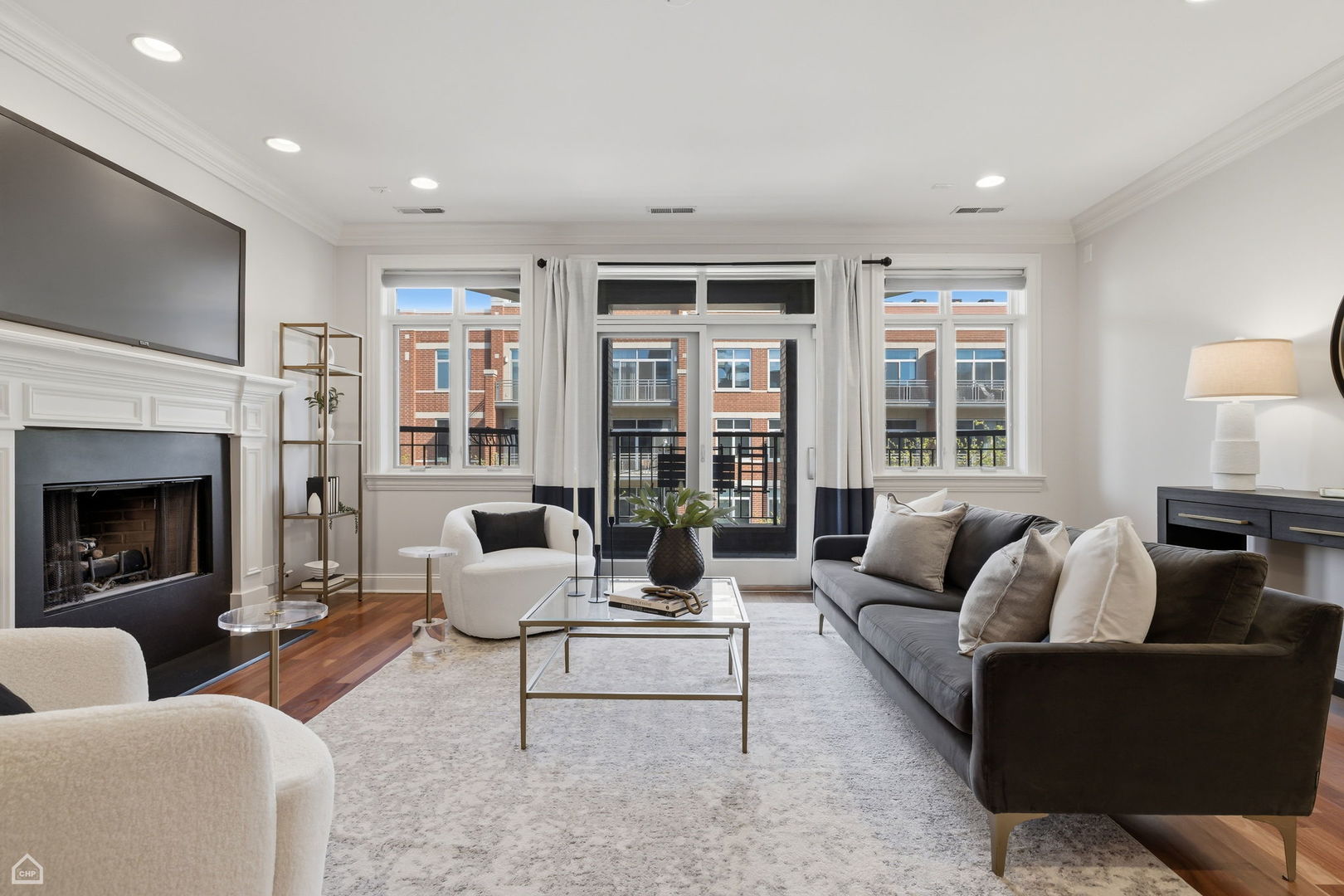 1047 W Monroe Street Unit: 3NTIF