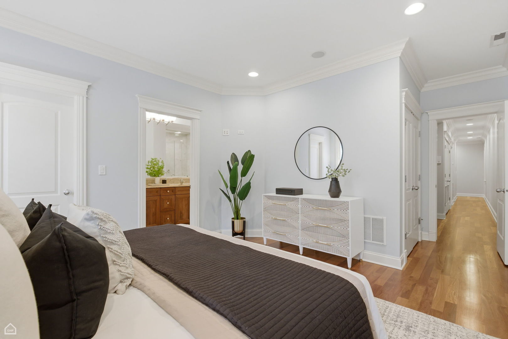 1047 W Monroe Street Unit: 3NTIF