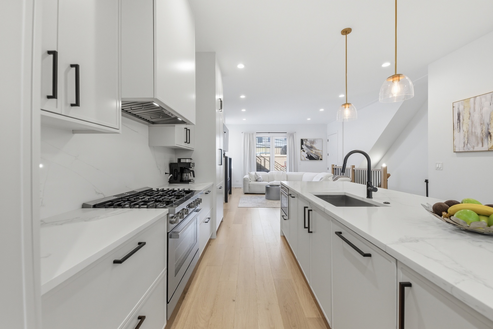 2038 N Bingham Street Unit: 1E