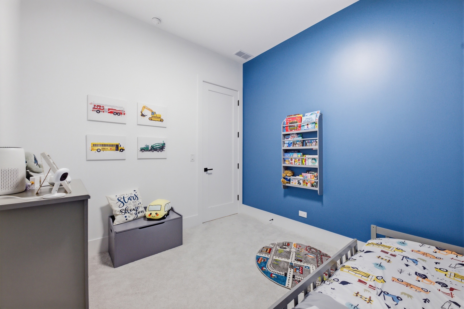 2038 N Bingham Street Unit: 1E